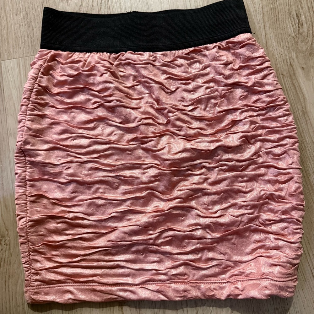 Chic Pink Ruched Skirt